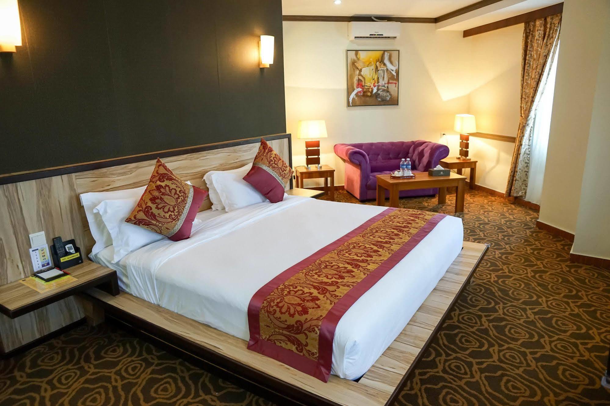 Herald Hotel Malacca Exterior foto